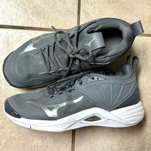 Mizuno Wave Momentum 2 Women’s Athletic Court Shoes EUC